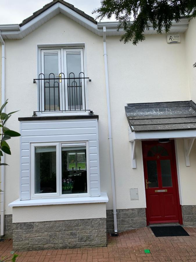 Two Bedroom Town House Beside The River Barrow คาร์โลว์ ภายนอก รูปภาพ