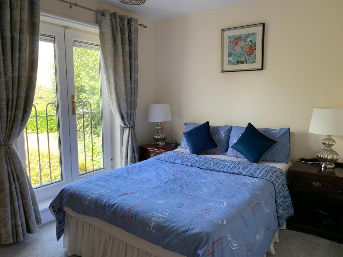 Two Bedroom Town House Beside The River Barrow คาร์โลว์ ภายนอก รูปภาพ