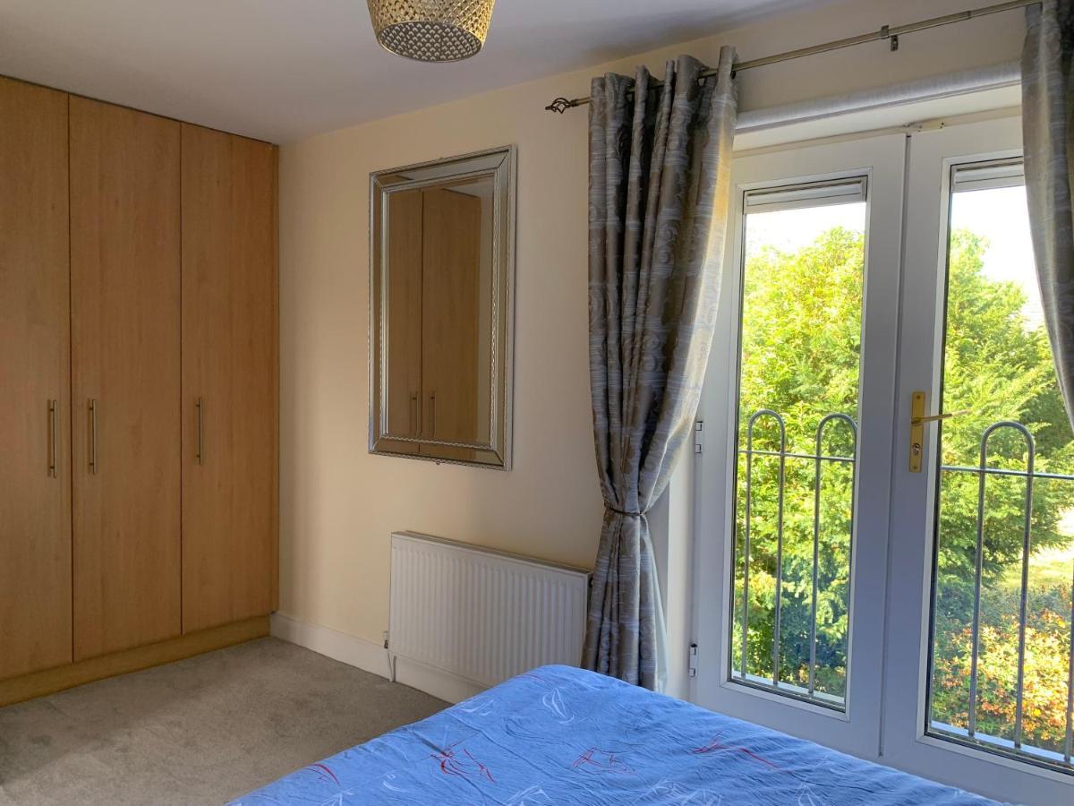 Two Bedroom Town House Beside The River Barrow คาร์โลว์ ภายนอก รูปภาพ